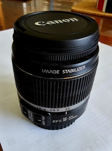 Canon EF-S 18-55mm F/3.5-5.6 IS Lens - Picture 2 of 7