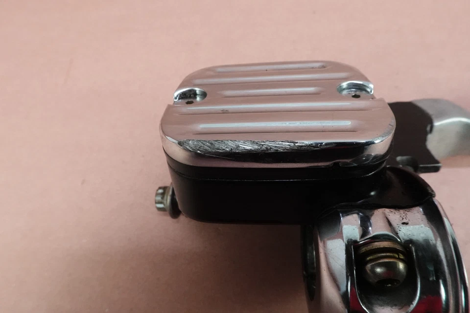 Harley-Davidson Dyna Glide Custom 1992 - FXDC cilindro maestro de freno delantero derecho Foto 2 de 4