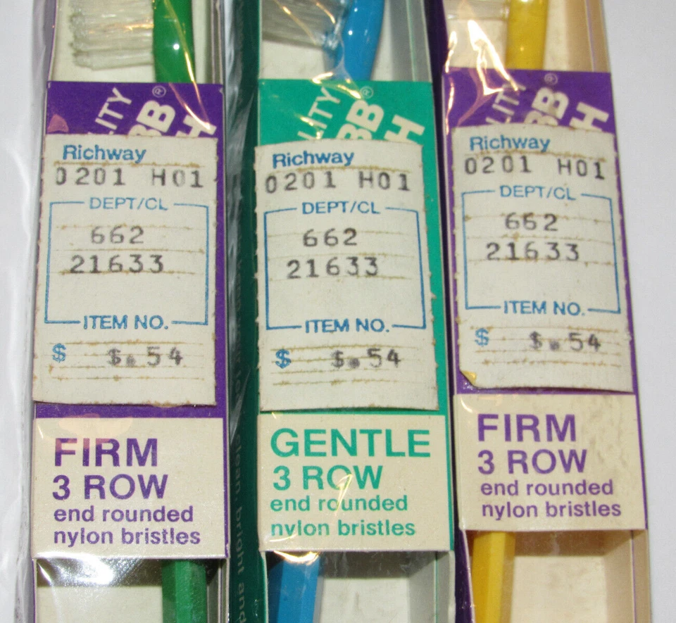 3 件老式/复古未使用 SQUIBB 3-ROW TOOTHBRUSHES! 黄色/绿色/蓝色! 硬 & 温柔! NOS — 第 3/4 张图片