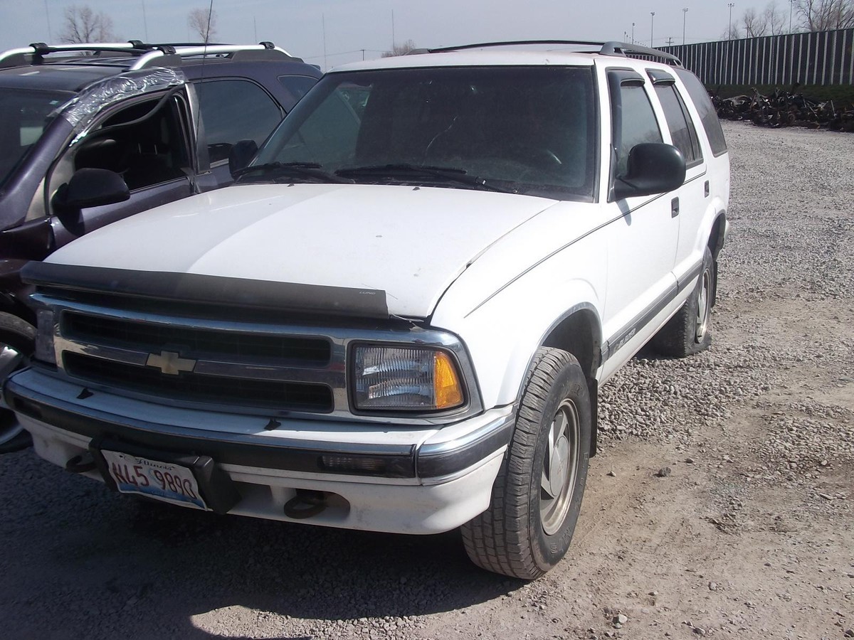 Used Rear Back Glass fits: 1996 Chevrolet Blazer s10/jimmy s15