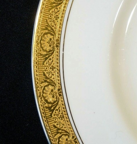 Royal Worcester Gold Encrusted C-1393 - Dinner Plate - Picture 2 of 3