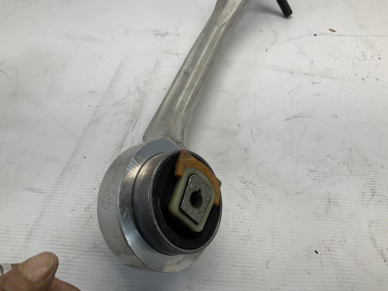 03-18 Bentley Continental GT Flying Spur Front Left Driver Lower Control Arm Q