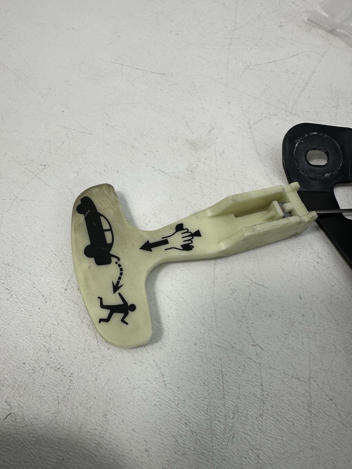 2014 - 2024 MASERATI GHIBLI TRUNK LID LATCH LOCK ACTUATOR & EMERGENCY HANDLE OEM