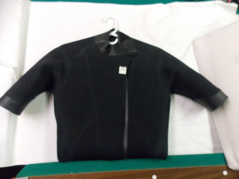Camaro Shorty Wetsuit Men’s Size M50 Neoprene Surf Swim Dive Snorkel