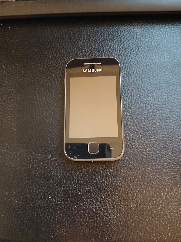 Samsung  Galaxy Y GT-S5363 - Metallic Gray (Ohne Simlock) Smartphone, Foto 1 von 3
