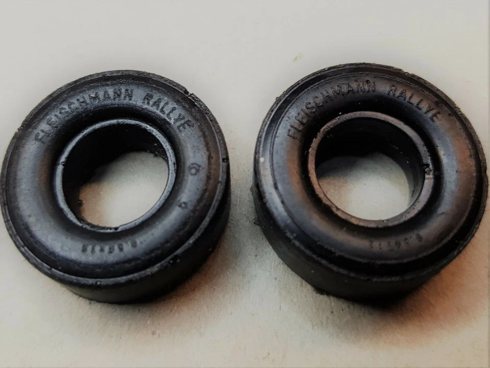 Fleischmann Rally Repro Vordereifen Ferrari 3200/3201