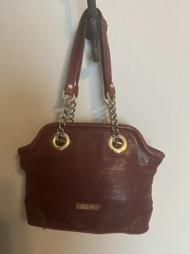 SHIH  Red Leather Purse With Gold Chain Details