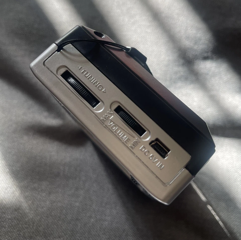 Supersonic 9-Band Rechargeable Bluetooth AM/FM Radio (Black) with USB/SD MP3 - Image 3 of 4