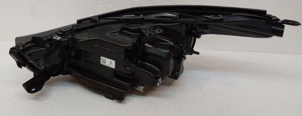 2020-22 TOYOTA HIGHLANDER RH HEADLIGHT ASSY OEM PART# 10000-8A0HW Foto 2 de 4
