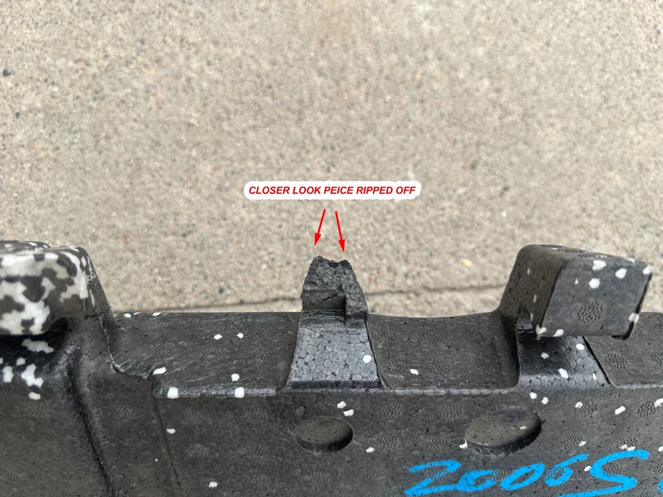 H307150 2005-2009 Volvo S60 refuerzo trasero espuma 8687451 OEM Foto 4 de 4