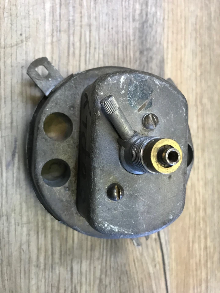 Velocímetro Mopar Plymouth Special Deluxe 1950 usado OEM Foto 3 de 4