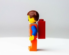 LEGO&reg; Emmet  - The Lego Movie -  (tlm018) Minifigure with Piece of Resistance