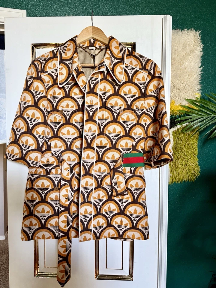 Chaqueta Gucci X Adidas Interlocking GG Trefoil Jacquard nueva con etiquetas precio de venta sugerido por el fabricante $3,980 talla 48 Foto 2 de 4