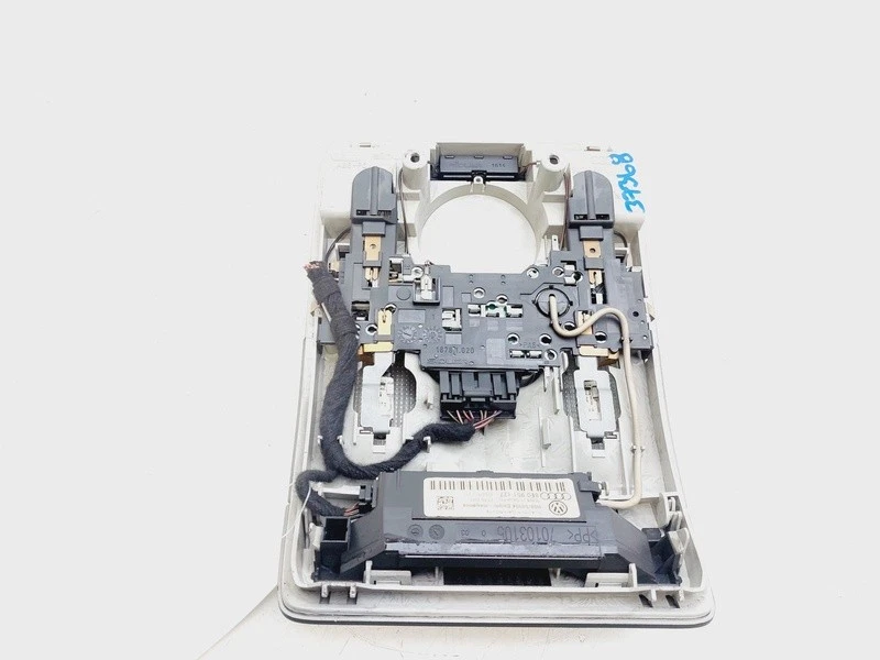 8E0947135E luz interior para AUDI A4 BERLINA (8E) 9100448 - Imagen 4 de 4