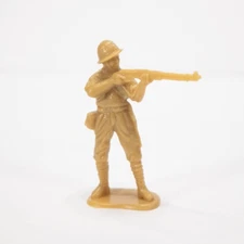 BMC Toys Plastic Army Soldier Figure Tan 2 Inch WW2 Rifleman Toy Collectible