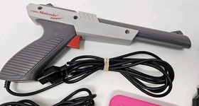 Nintendo NES Controller 4 Lot OEM Advantage Zapper NES005 NES004 Eliminator 1985