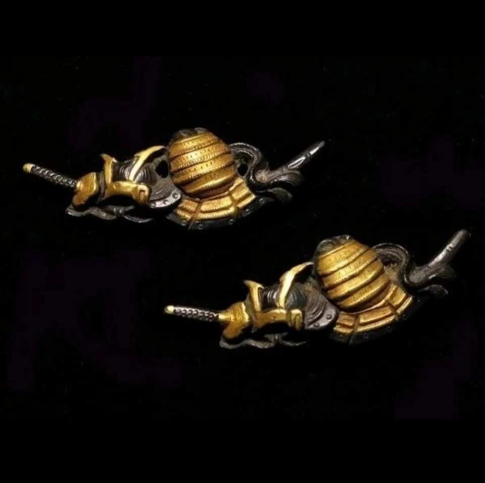 Japón Antiguo Era Edo Goto Escuela Kacchu Samurai Armadura Hoja Menuki Shakudo Foto 4 de 4