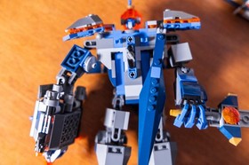 LEGO Nexo Knights Sets 70351 & 70327 &ndash; Lot of 2 &ndash; Excellent (98% Complete)