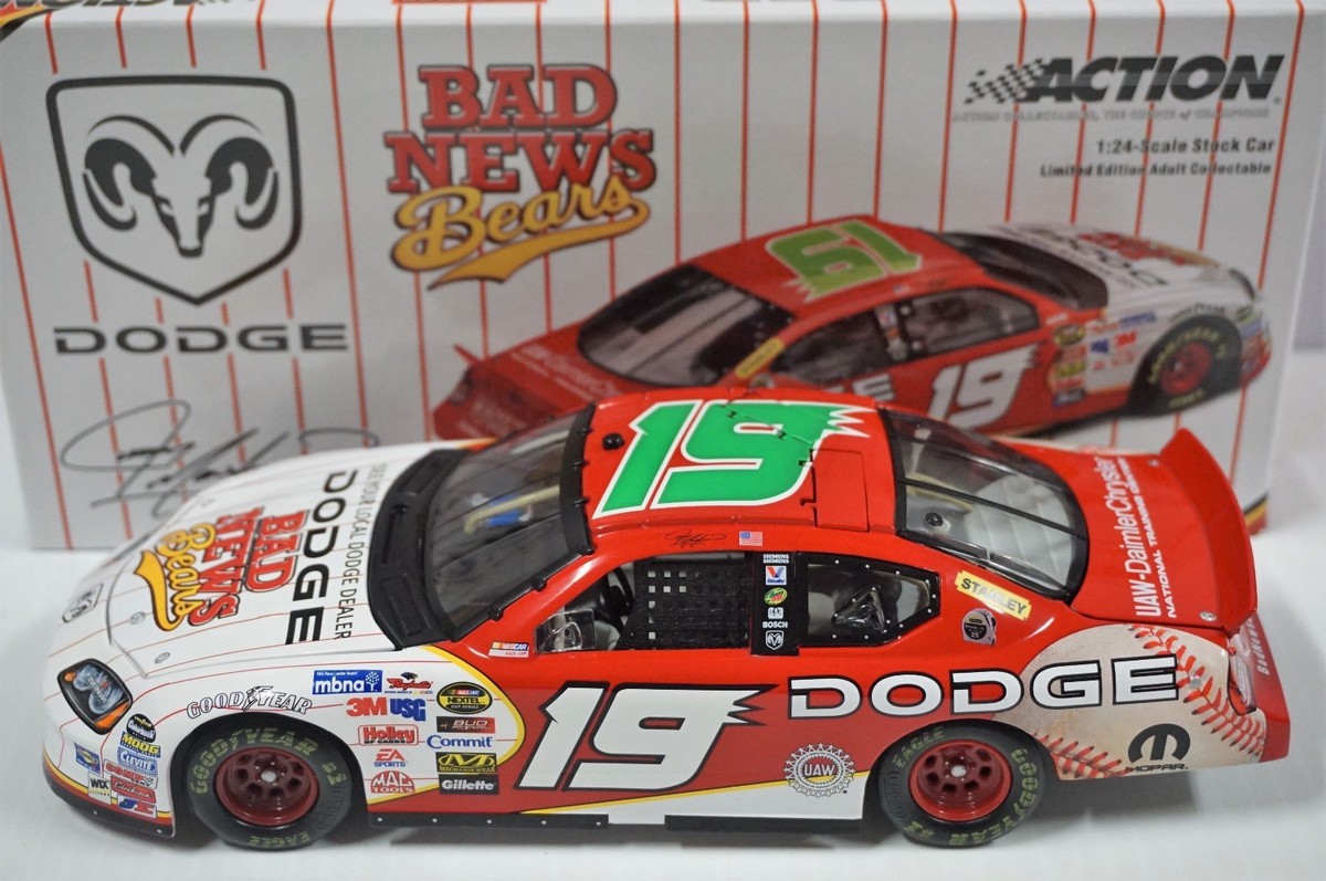 1/24 Jeremy Mayfield #19 Dodge Dealers / Bad News Bears 2005