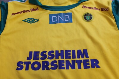 Maillot Domicile Ullensaker Kisa FC (Norvège) - Umbro - Taille M - Jaune