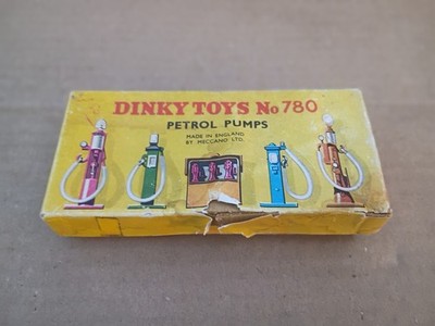Dinky Toys No 780 Petrol Gas Pumps in Box