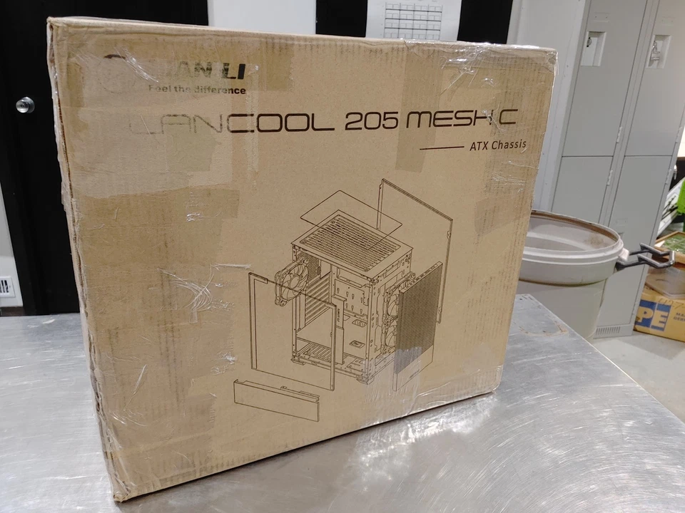 Brand New In Box Lian Li LanCool 205 Mesh C ATX Computer Case Black - Image 4 of 4