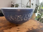 Pyrex Mixing Bowl 403 Colonial Mist Blue w/ White Flowers 8 3/4” 2.5 L 1143