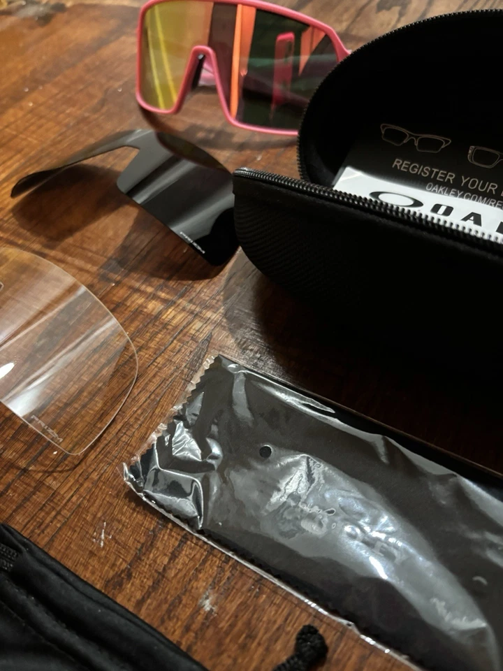 Oakley Sutro Prizm VIENE CON 2 LENTES EXTRA Foto 3 de 4
