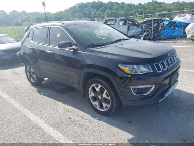 2018 Jeep Compass Front Bumper with Fog Lamps - Used, Local Pick Up Only — 第 2/4 张图片