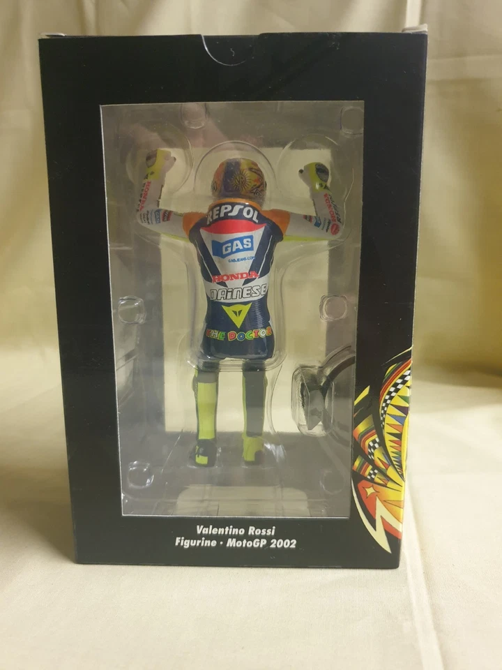 MINICHAMPS VALENTINO ROSSI 1/12 FIGURE 2002 sitting on tank - Image 3 of 4