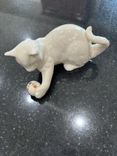 Lenox 1991 Porcelain White Cat W/Chinese Ball Made In The USA