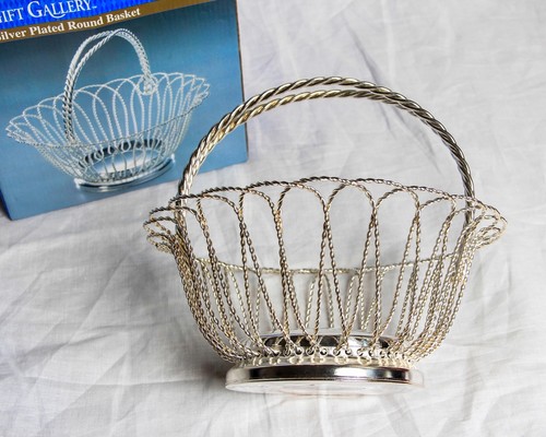 Gift Gallery Silver Plated Round Wire Basket Diameter 9'' - Foto 7 di 8
