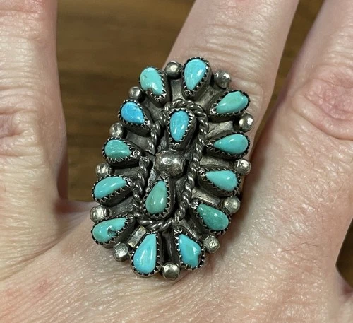 Size 7 Old Vintage 1970’s TURQUOISE CLUSTER PETIT POINT Silver RING 7.64 Grams