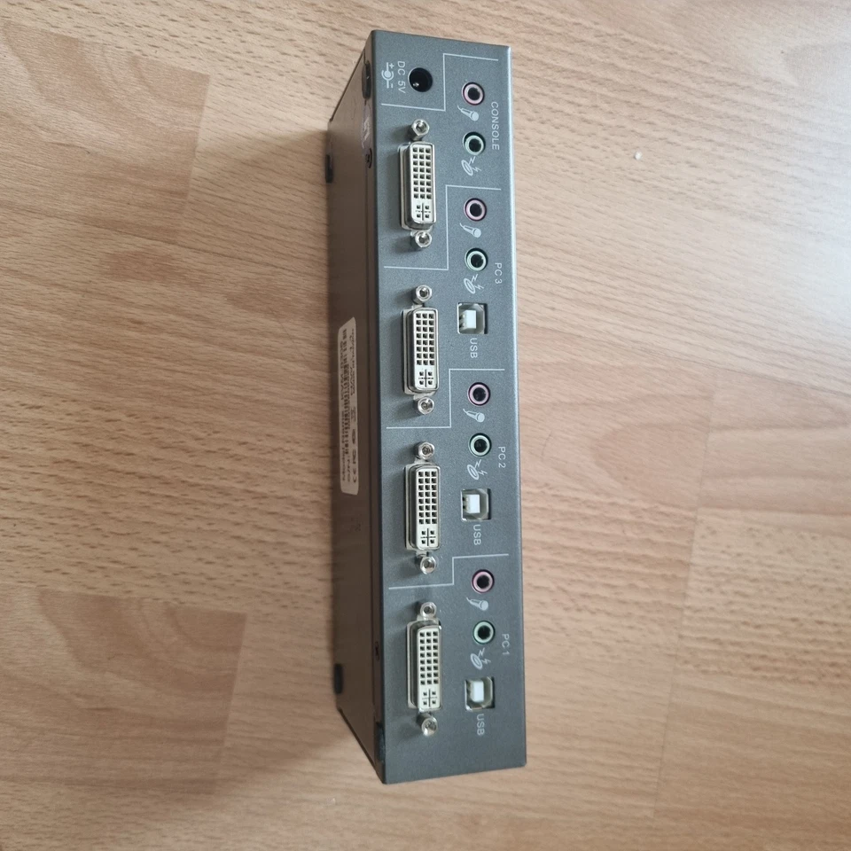 Level One 3-Port DVI KVM Switch, KVM-0306 - gebraucht, wie neu
