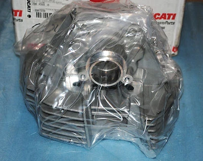 Culasse verticale DUCATI Monster 800 / S S2R DARK SuperSport SS 30121251A neuf - Photo 1/2