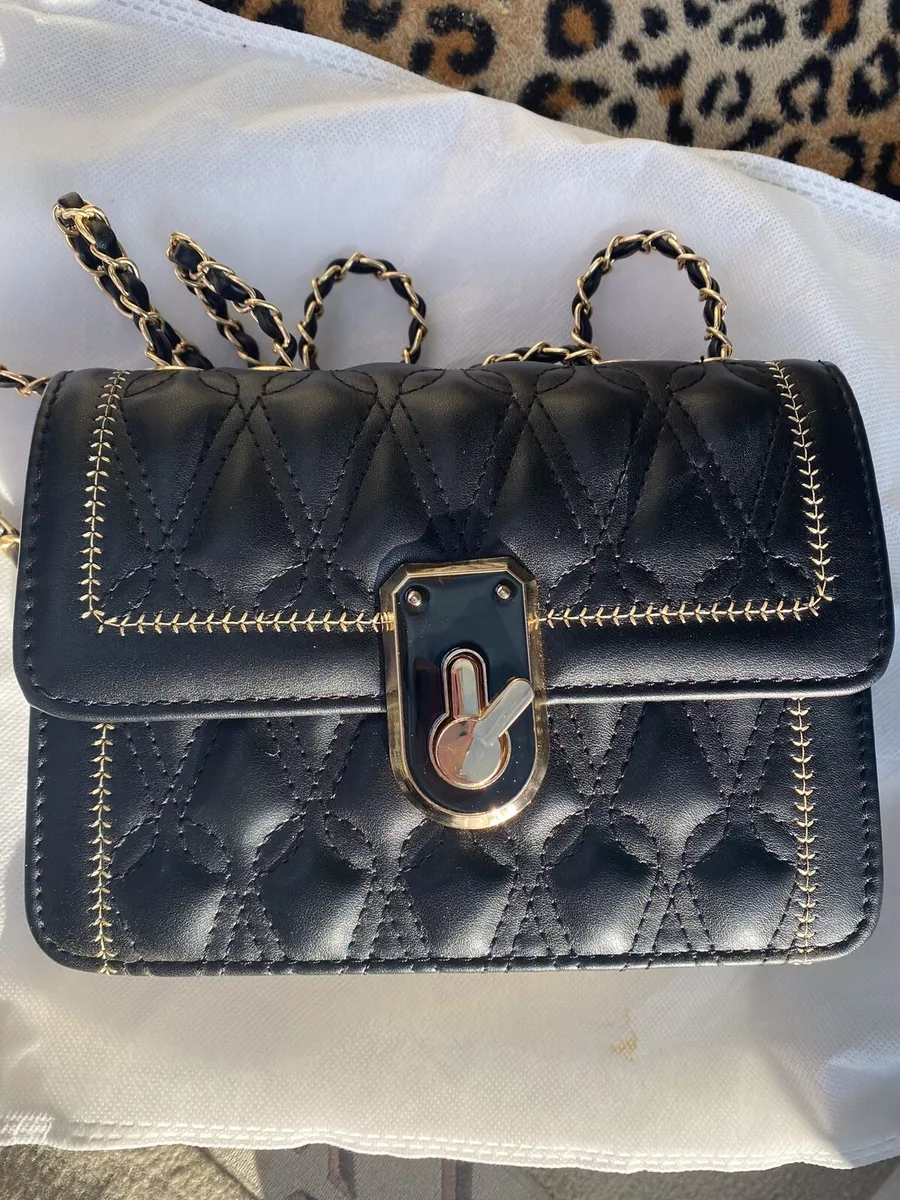 small chanel cross body purse