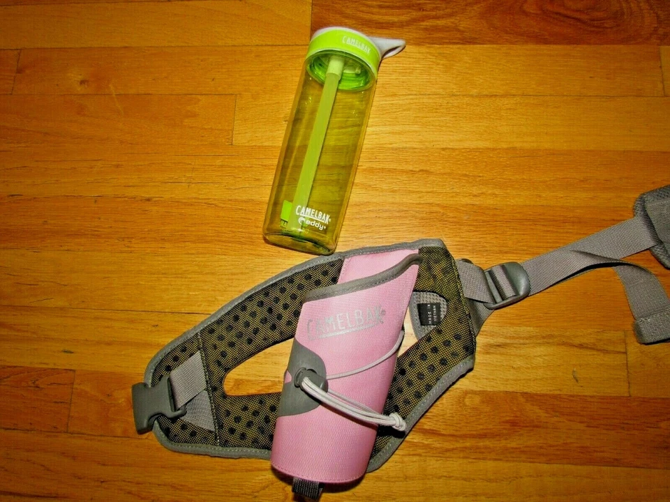 Coldre de água CAMELBAK "Delaney Race" ajuste cinto cor rosa com Eddy 600ml H2O - Imagem 2 de 4