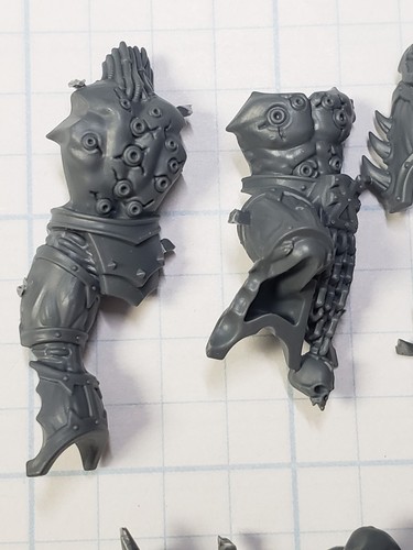 Warhammer 40k World Eaters Bits Eightbound Torso & Legs Set #01 - Picture 3 of 5