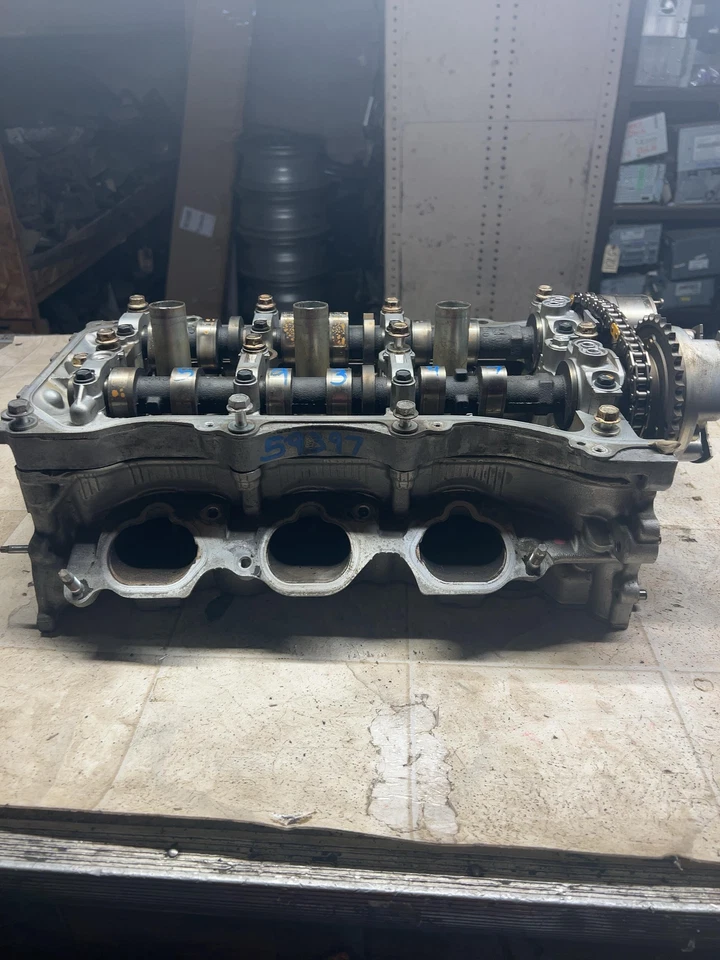 07-18 ES350 07-16 SIENNA 05-18 AVALON 2GRFE Left Engine Cylinder Head Complete - Image 3 of 4