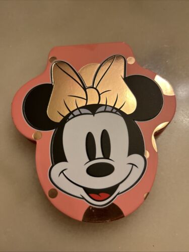 Disney's Minnie Mouse x Makeup Revolution Minnie Forever Highlighter Duo 0.29 oz - Picture 2 of 8