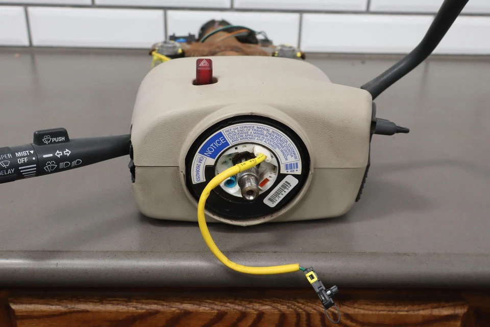 Cadillac Escalade GMT400 2000 columna de dirección inclinable con llave/interruptores Foto 3 de 4