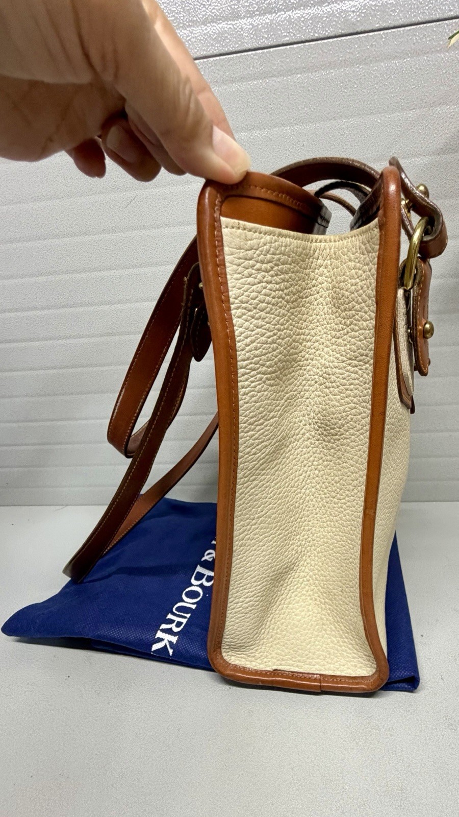Vintg. “RARE” 80’s Dooney and Bourke Calico Cream AWL Square Shoulder Bag-Cute! image 8