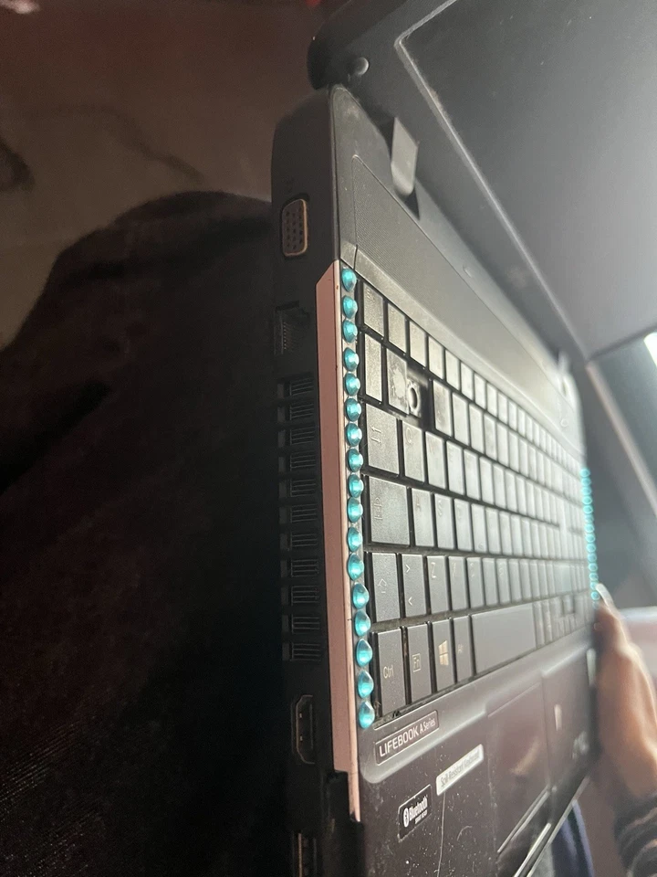 Notebook Fujitsu Lifebook A512 - Immagine 4 di 4