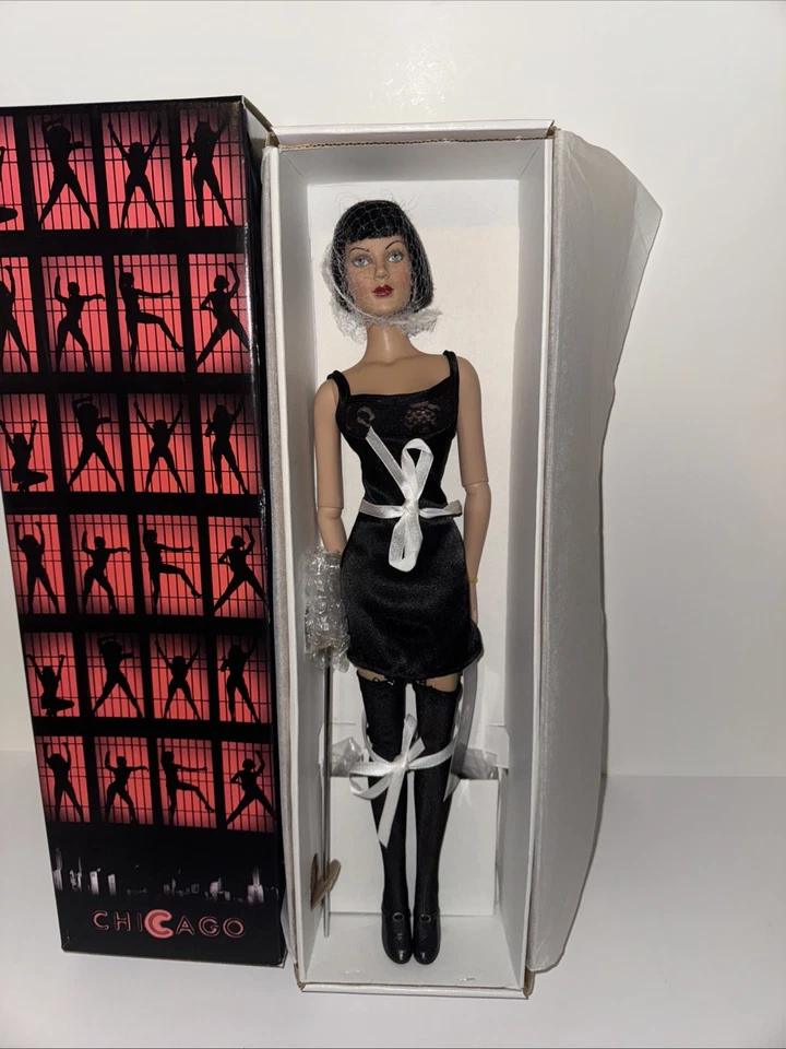 Tonner doll CHICAGO MUSICAL Velma Kelly Basic 2003 NRFB - Image 2 of 4