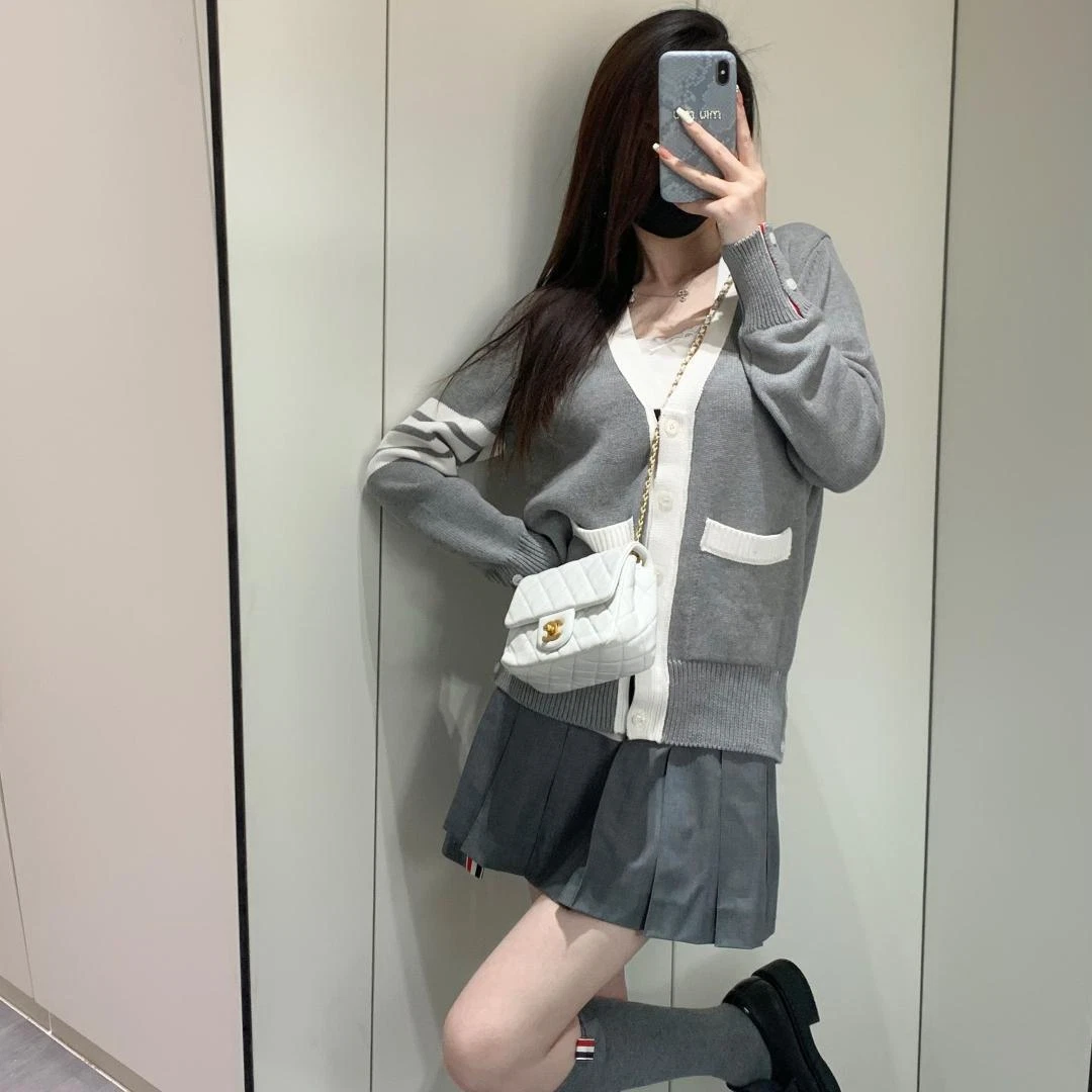 Maglione cardigan Thom Browne donna schiena cucciolo cotone scollo a V