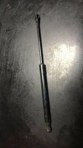 BMW 1 E81 116d Motorhaube Federbein vorne links 7118370 2.0 Diesel 85kw 2011 ...