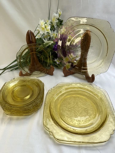 Federal Yellow Depression Glass 9" Plates & 6" Saucers