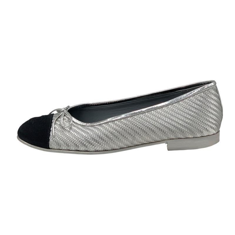靴 CHANEL Coco Mark Ballerina SILVER BLACK 靴 CHANEL Coco Mark Ballerina SILVER BLACK CHANEL Authentic