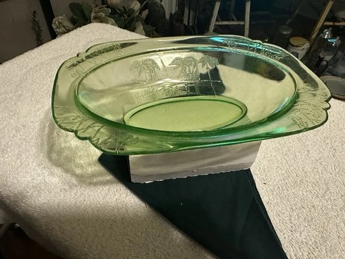 Vtg 30’s Federal Sylvan Parrot Uranium Green Depression Glass Oval Platter 11”W