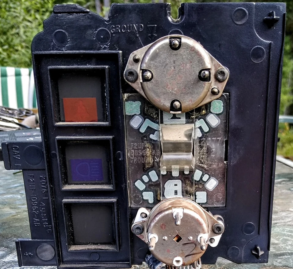 Датчики напряжения аккумулятора топлива газа и зарядки 89-94 Ford Bronco II Explorer Ranger - Изображение 2 из 4